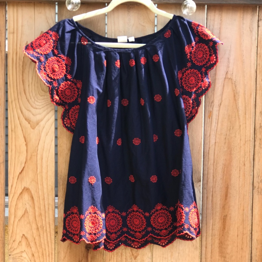 ✨SALE✨ Gap Embroidery Peasant Top - Picture 1 of 4